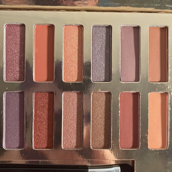 🎈SALE🎈🎀#45.MAKEUP 24-SHADES EYESHADOW PALLETTE🎀 - Picture 8 of 8